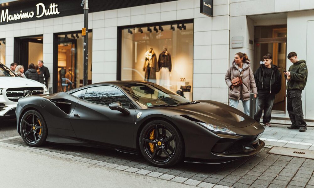 The Luxury Lifestyle List: Veenoo Sharma, Scottish entrepreneur and investor
